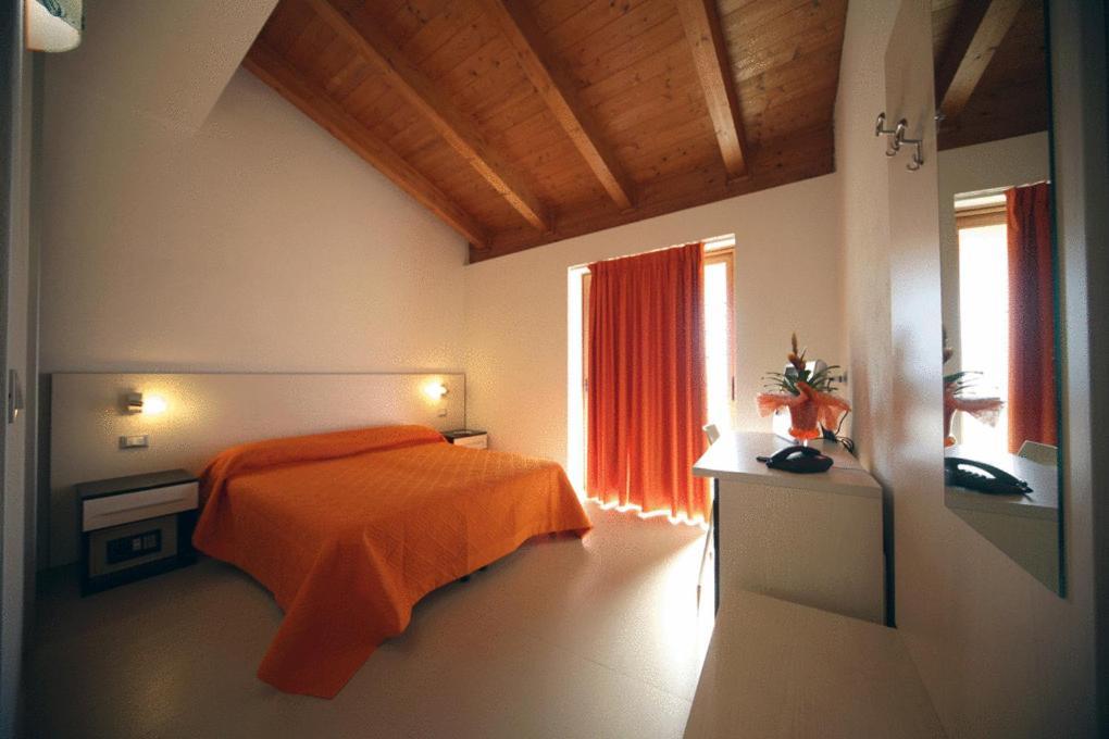 Hotel Incontro Peschici Habitación foto